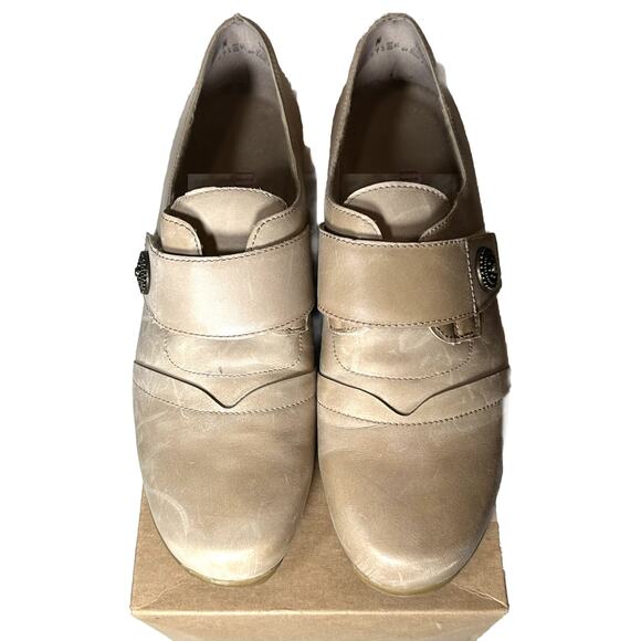 MUNRO Ladies 8N "Tour" Stone Leather Comfort Hook & Loop Enclosure Shoes in Box - Picture 2 of 7